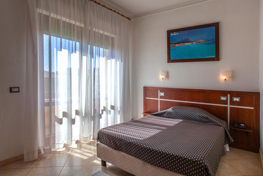 Hotel La Terrazza Cagliari Phòng bức ảnh