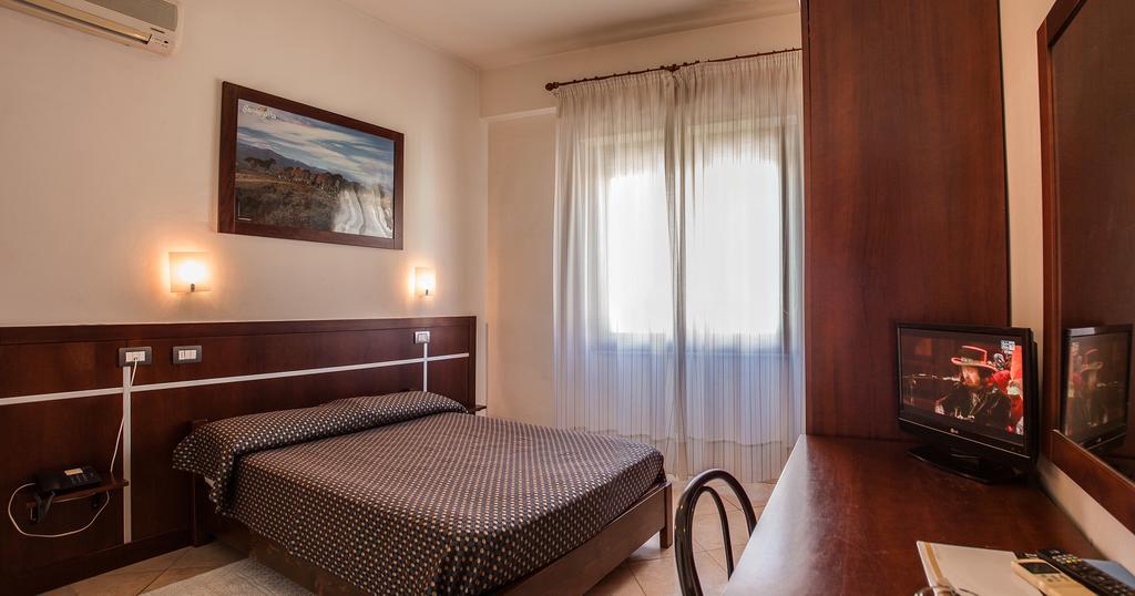 Hotel La Terrazza Cagliari Phòng bức ảnh