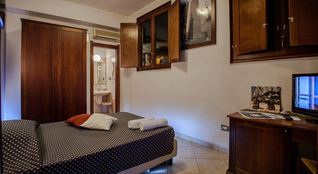 Hotel La Terrazza Cagliari Phòng bức ảnh