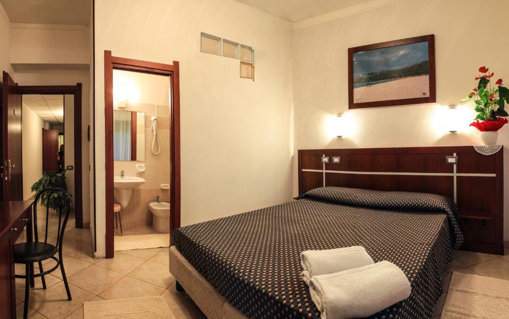 Hotel La Terrazza Cagliari Phòng bức ảnh