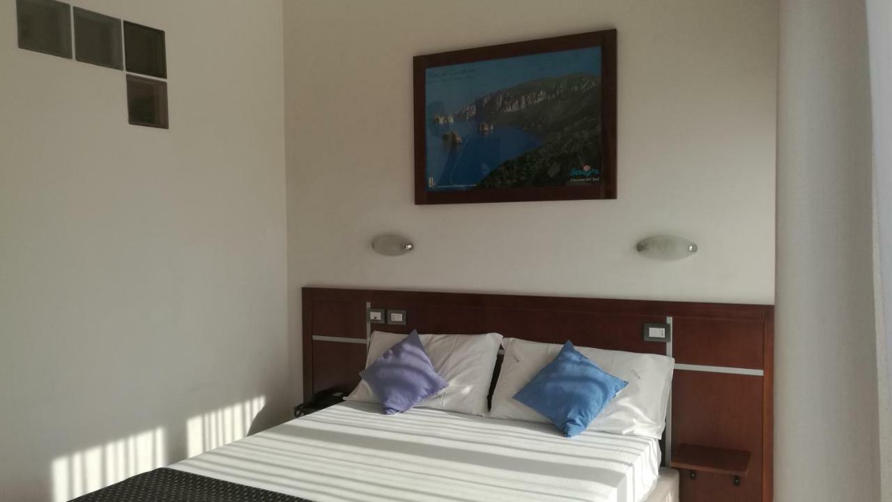 Hotel La Terrazza Cagliari Ngoại thất bức ảnh