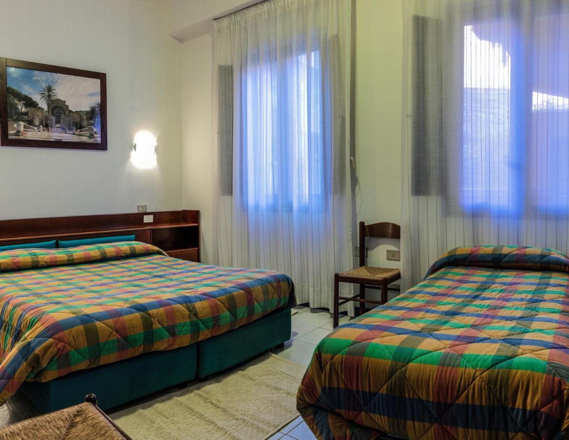 Hotel La Terrazza Cagliari Phòng bức ảnh